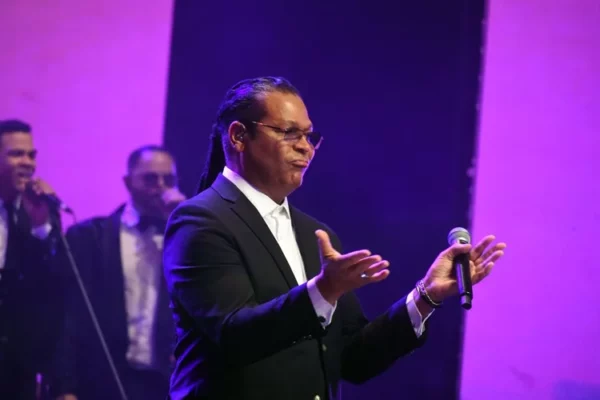 El artista cubano Amaury Gutiérrez interpretó Yo sé que es mentira