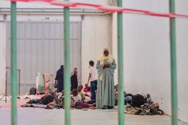 Migrantes africanos en el puerto de Agia, Chania, en la isla de Creta, Grecia, el 7 de julio del 2025.