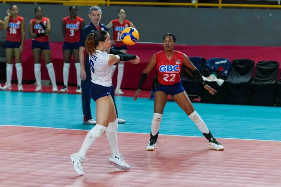 Aurelina Ruiz-Libero RD levanta Vs. Canadá Aurelina Ruiz-Libero RD levanta Vs. Canadá