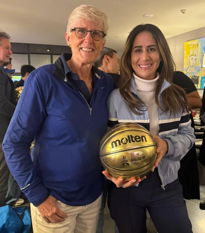 Carol Callan, la primera mujer en presidir FIBA Américas, y la abogada dominicana Juliana Ramia Capellán. Carol Callan, la primera mujer en presidir FIBA Américas, y la abogada dominicana Juliana Ramia Capellán.