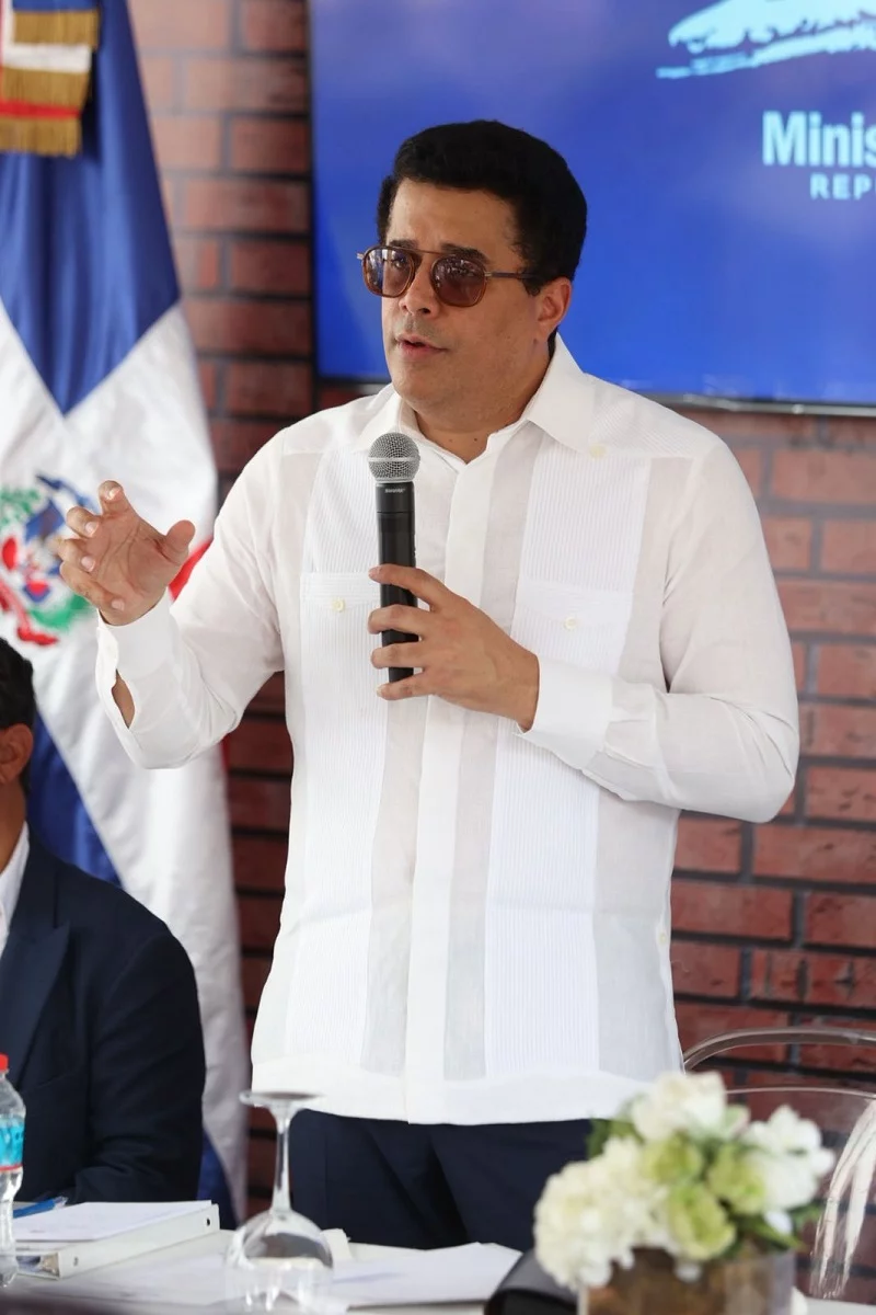 - El ministro de Turismo, David Collado, inauguró este miércoles el remozado parque Juan Pablo Duarte
