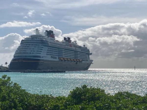 El incidente ocurrió cuando el crucero se encontraba entre las Bahamas y el sur de la Florida.