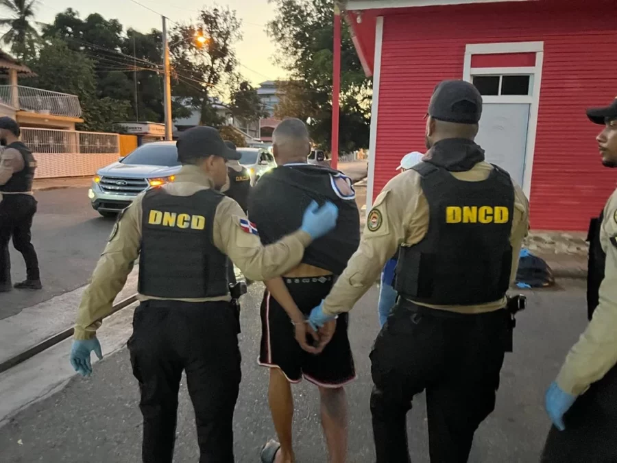 Detenidos en operstivos de la DNCD Detenidos en operstivos de la DNCD