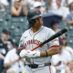 Rafael Devers luce muy frustrado por no batear con los Gigantes