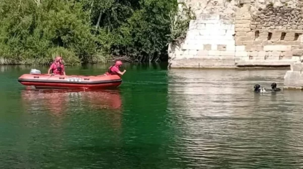 Bote que buscaba cadáveres de dos dominicanos en España.