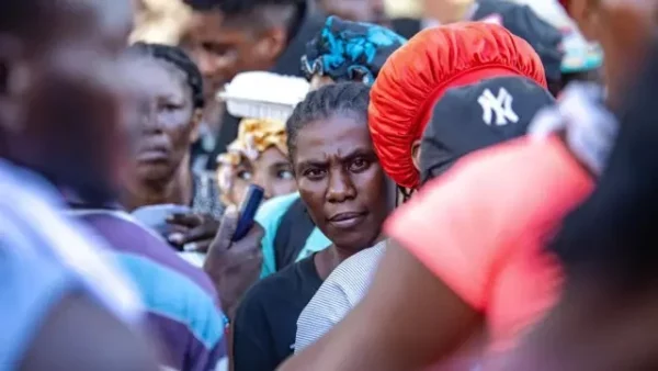 Parte de los 260 migrantes haitianos repatriados su país.