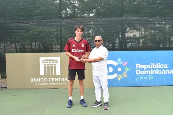 El checo Oliver Sanders, se coronó campeón