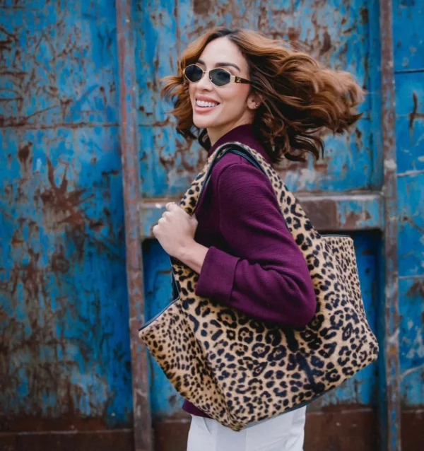 Gaby Desangles es una cara fresca en la comunicación.