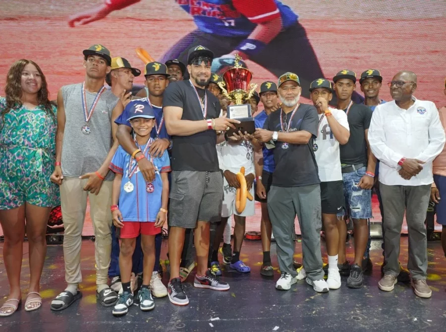 Equipo Banana, campeón  U16 del torneo.