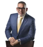 Eduard Moya, Presidente fundador de Moya & Asociados abogados consultores