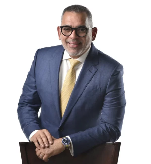 Eduard Moya, Presidente fundador de Moya & Asociados abogados consultores