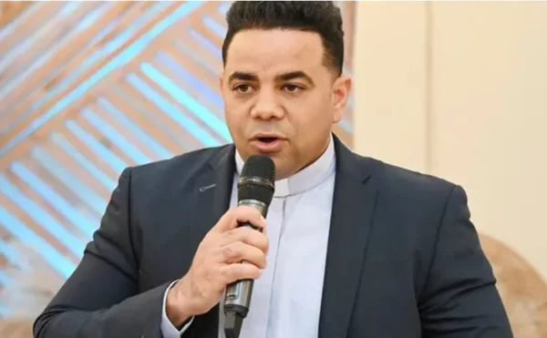 Sacerdote Darwin F. Rosario.