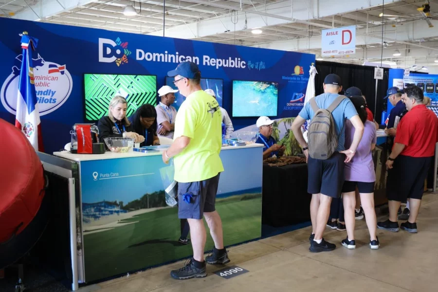 El país se destaca en la mayor feria de aviación del mundo