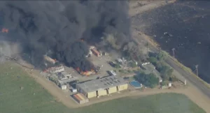 La explosión en un almacén de fuegos artificiales cerca de Esparto, California, el 1 de julio del 2025.