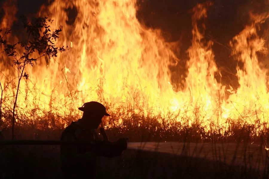 Fuego en Indonesia Fuego en Indonesia