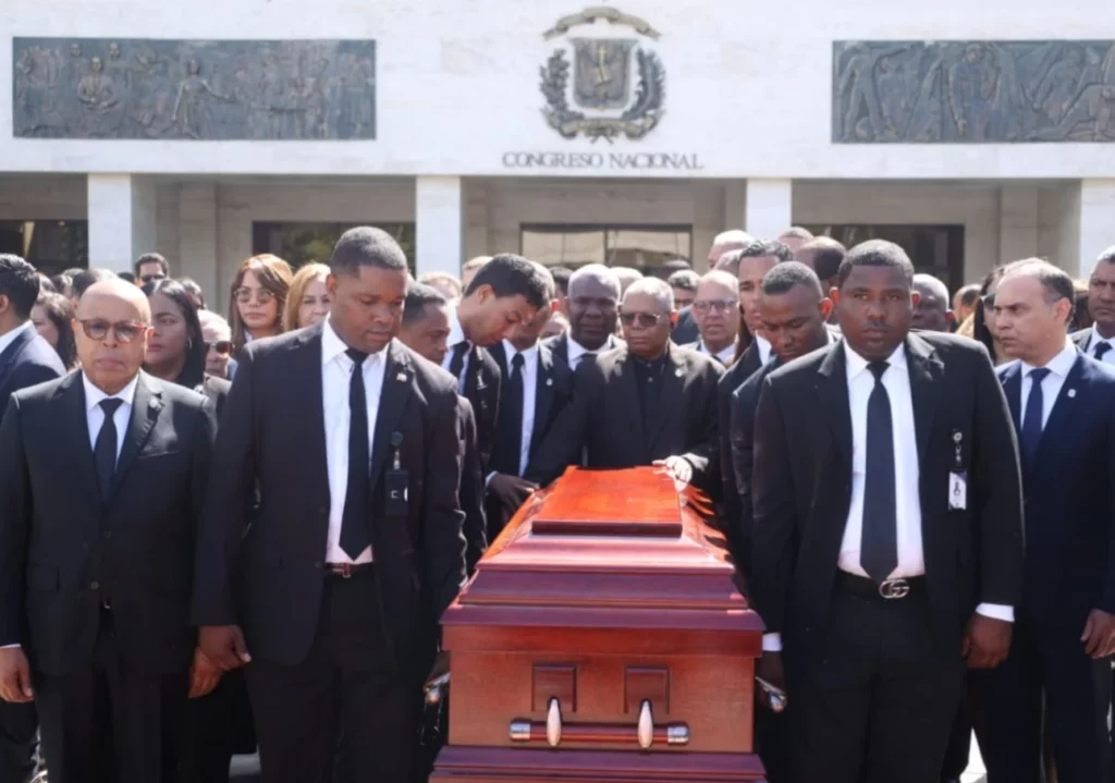 El féretro con los restos de Fello será trasladado desde la funeraria Blandino para recibir honores en el Congreso Nacional.