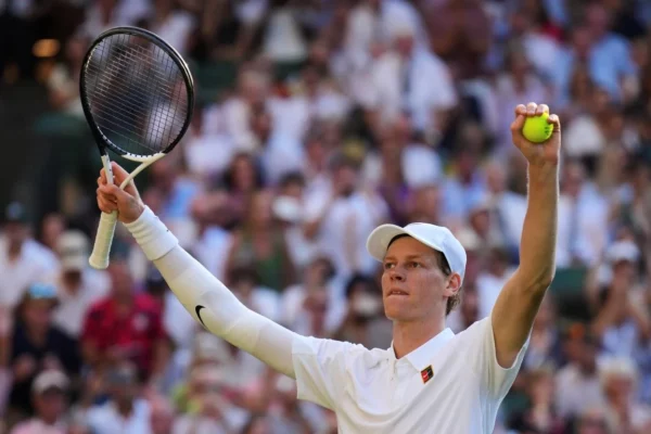 Jannik Sinner venció a Carlos Alcaraz en la final de Wimbledon.