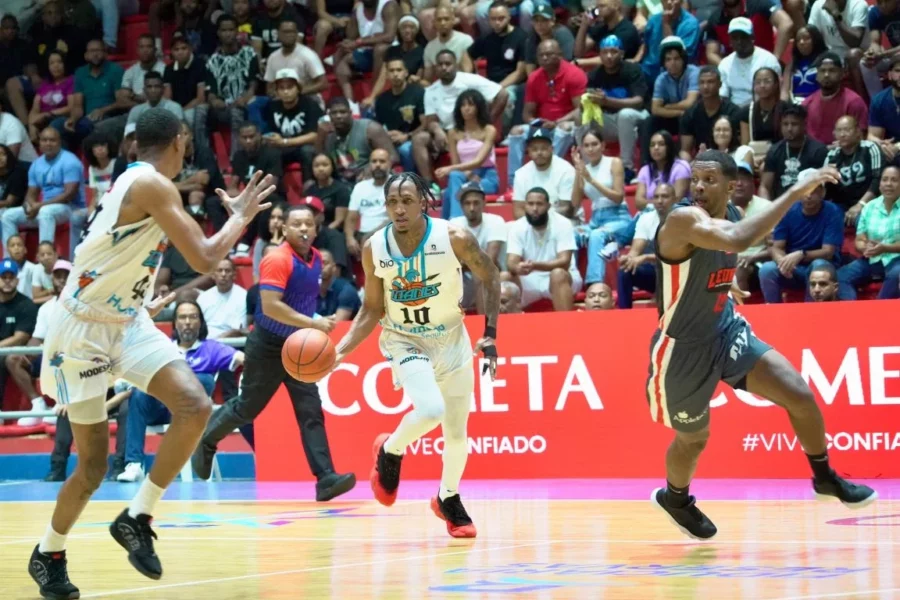 Jassel Pérez vs Leones Jassel Pérez vs Leones