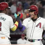 ¡El papá de los Dodgers! El dominicano Ketel Marte pega un monstruoso jonrón y los deja tendidos en el terreno