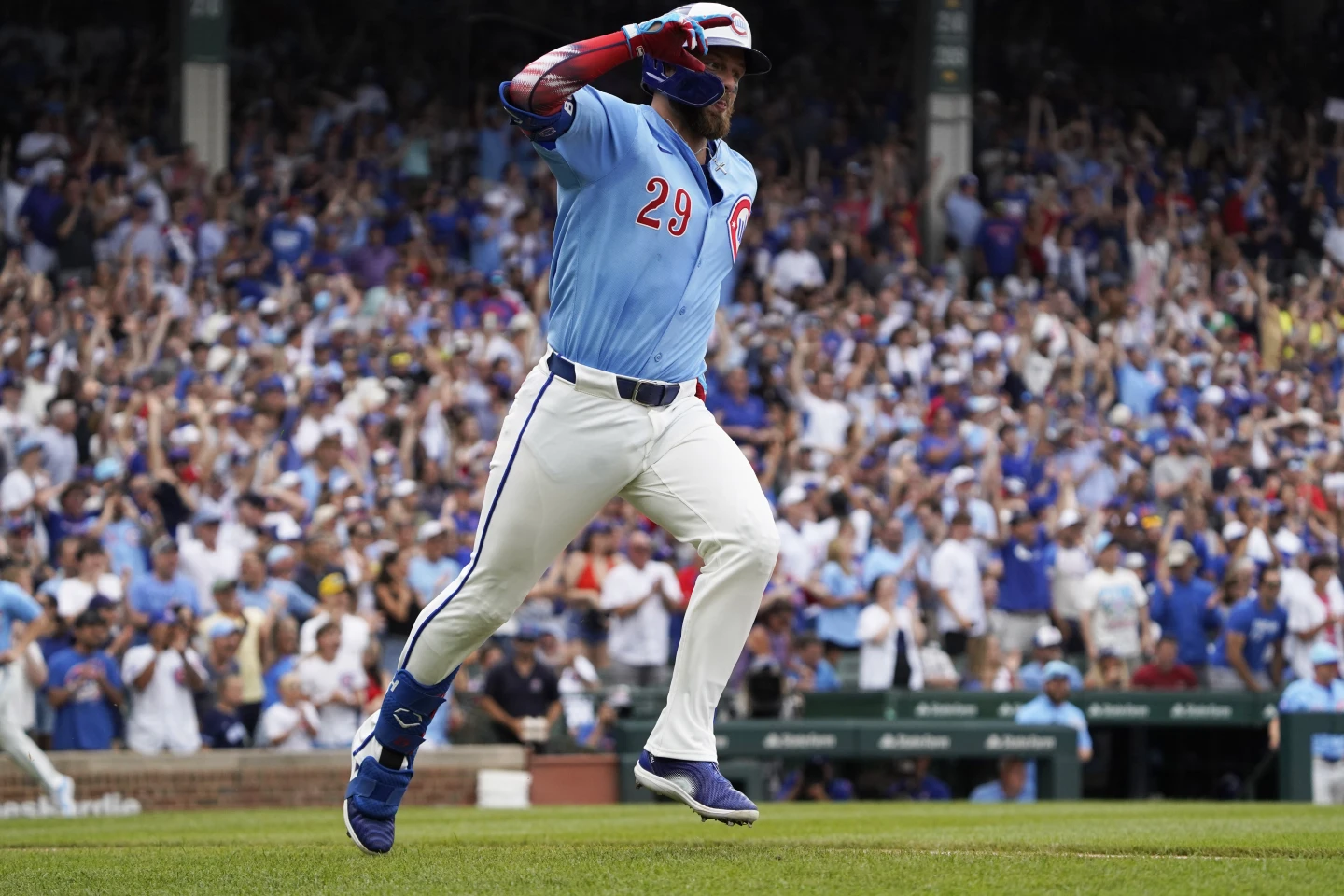 Michael Rompen Los Cachorros rompen récord de franquicia con 8 jonrones en Grandes Ligas