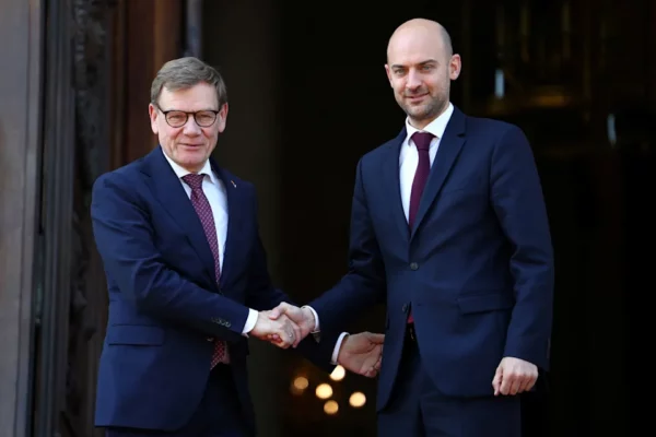 París y Berlín se felicitan de la nueva oleada de sanciones europeas contra Rusia