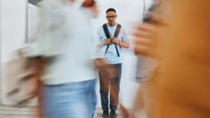 Presencias vacías, silencios que pesan