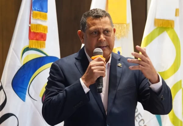 Presidente de Fedomu afirma solo los ayuntamientos pueden otorgar permisos de uso de suelo