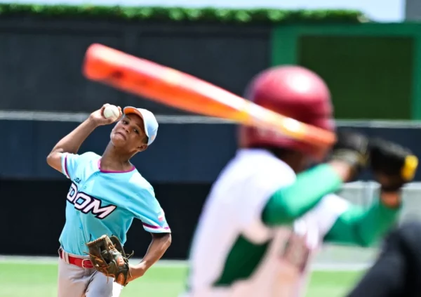 RD-México-Arias lanza a un mexicano