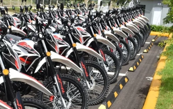 RDVIAL dona 15 motocicletas a Comipol para contribuir en asistencia vial