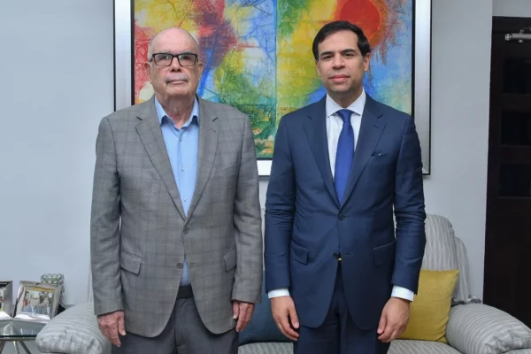 Roberto Cassá y Roberto A. Salcedo.