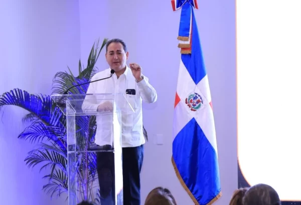 Director del Servicio Nacional de Salud, Mario Lama.