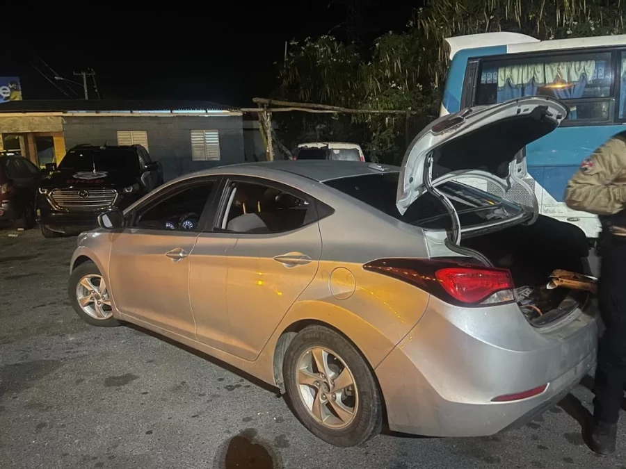 Vehiculo cargaba marihuana en Los Pilones