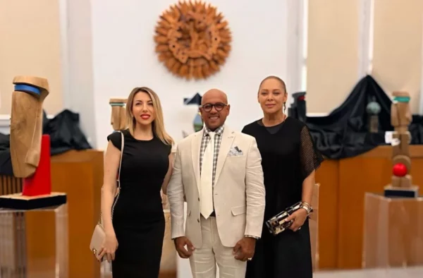 Rita Cerciello, Juan Trinidad y la actriz dominicana Iris Peynado.