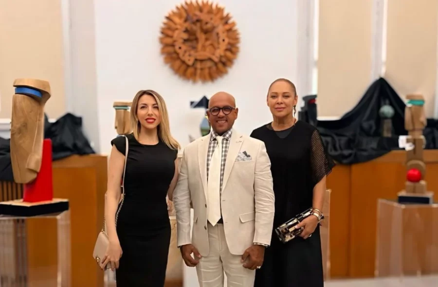 Rita Cerciello, Juan Trinidad y la actriz dominicana Iris Peynado. Rita Cerciello, Juan Trinidad y la actriz dominicana Iris Peynado.
