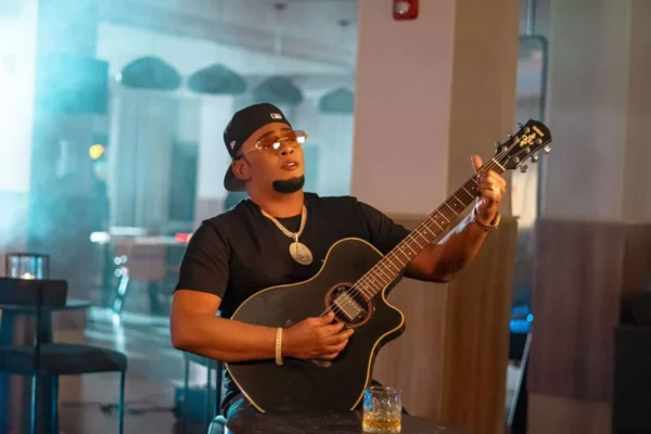 Anthony Santos lanza su nuevo álbum “A Fuerza de Dolor”