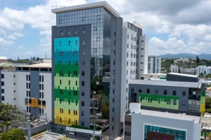 Unión Médica inaugura UCIS y presenta equipos