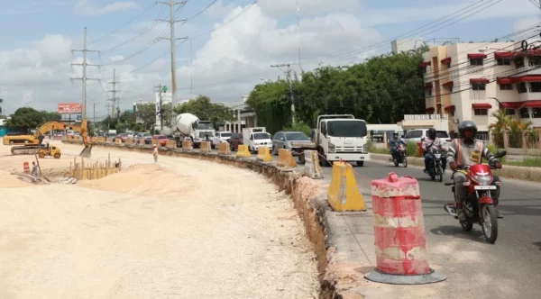 Los trabajos de ampliación para descongestionar el tránsito en la avenida República de Colombia durarán 2 años.  Elieser Tapia