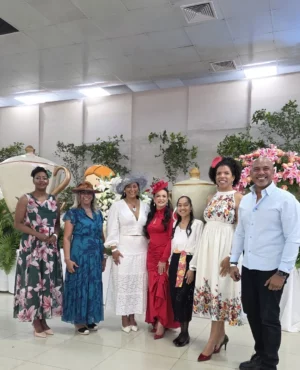 Yubelkys Mejía, Mayra De Peña, Yenny Polanco Lovera, Ircania García, María Mercedes, Cristina Rosario y Salvador Batista