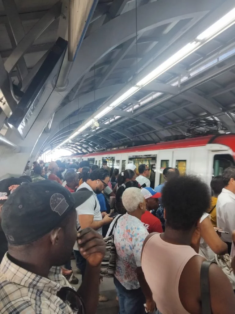 Metro- Villa Mella