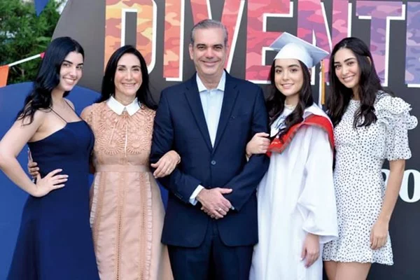 Abinader y familia