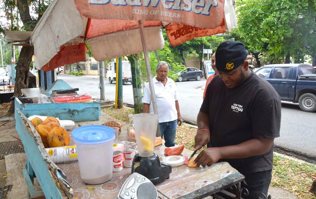 Alta informalidad impide a la mayoría de trabajadores dominicanos acceder a una pensión, indica el Banco Mundial