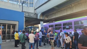 Filas -metro de santo domingo