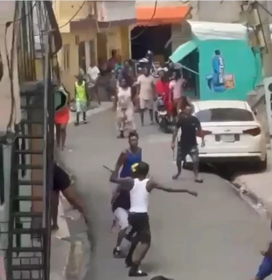 peleaaa peleaaa