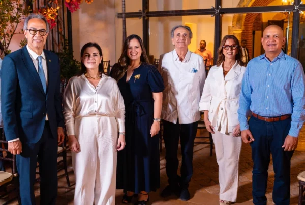 José Mármol, Dochy Santos, Michelle Urtecho, José de Ferrari, Carmen Rita Cordero y José Enrique Delmonte.