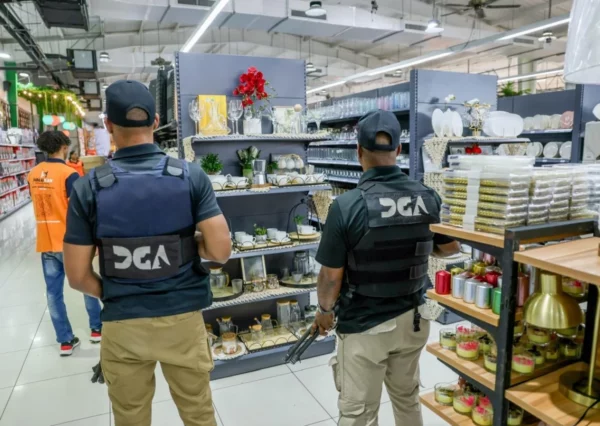 Comercios registran ventas en efectivo  y violación al Código Tributario.