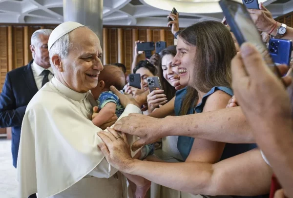 El papa llamó a los políticos católicos a que fortalezcan su fe.