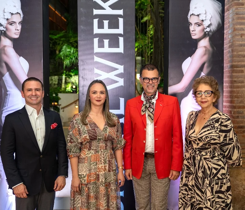 Guillermo Julián Jiménez, Estela Coiscou, Sócrates McKinney y Mirta Sánchez. Guillermo Julián Jiménez, Estela Coiscou, Sócrates McKinney y Mirta Sánchez.