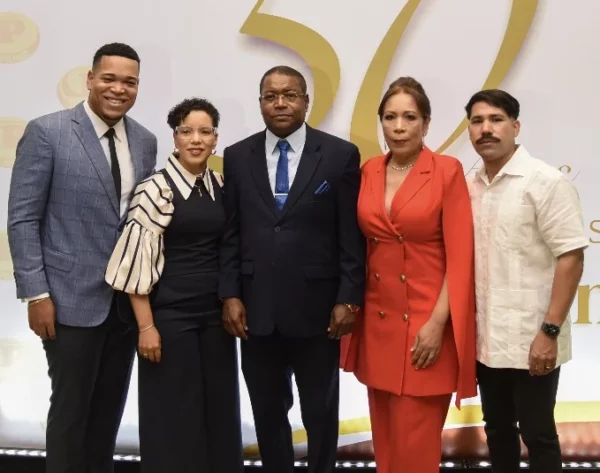 José Miguel, Carmen, Teodoro, Grecia y Daniel Adón.