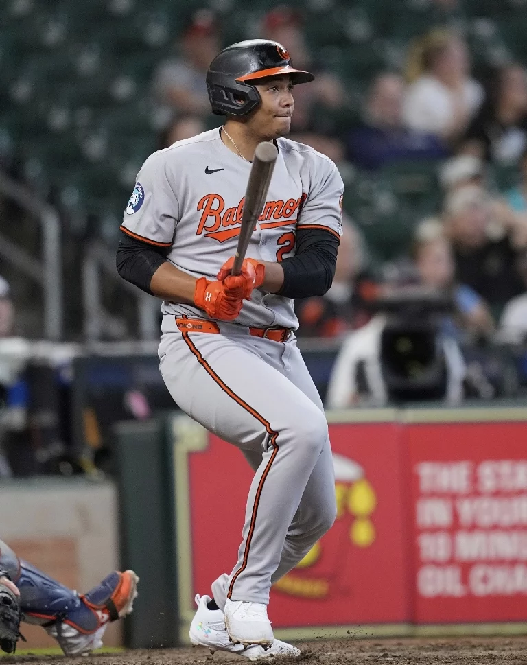 El dominicano Samuel Basallo, de Baltimore, debutó en las Mayores, con solo 20 años de edad. El dominicano Samuel Basallo, de Baltimore, debutó en las Mayores, con solo 20 años de edad.