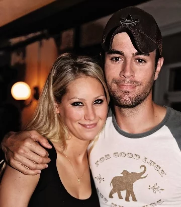 Enrique Iglesias y Anna Kournikova tienen 3 hijos.